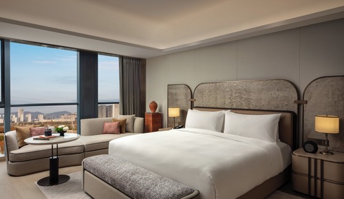 Classic Room, 1 King Bed, City View