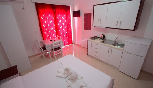 Comfort Triple Room, Balcony, Partial Sea View