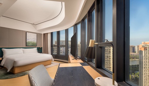 Premium Room, 1 King Bed