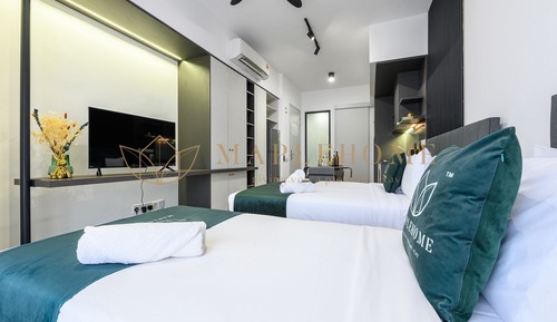 Deluxe Suite, Multiple Beds (Without Parking)