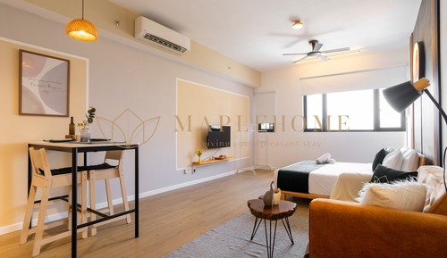 Deluxe Suite, 1 Queen Bed, With Parking