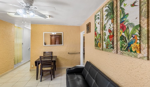 Condo, 2 Bedrooms