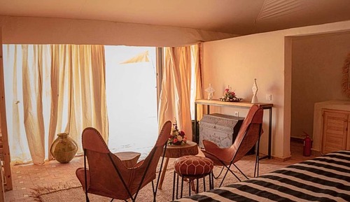 Comfort Tent, 1 King Bed, Patio, Mountain View
