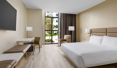 Standard Room, 1 King Bed with Sofa bed, Non Smoking (Mobility/Hearing Accessible, Tub)