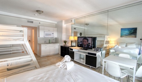 Premium Studio, 2 Double Beds, Partial Ocean View