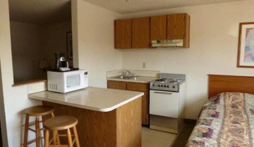 Room, 1 Queen Bed, Non Smoking, Kitchenette