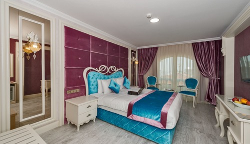 Deluxe Double or Twin Room