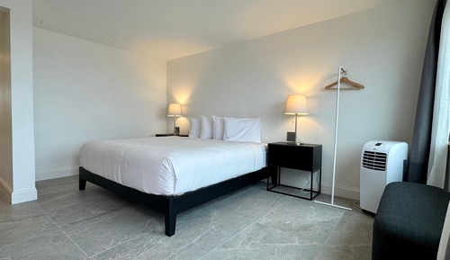 Premium Room, 1 King Bed, Lake View