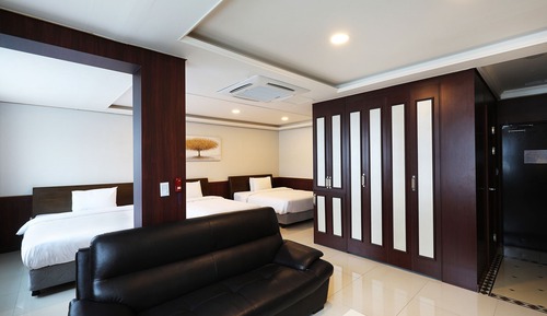 Junior Suite (With Kitchen)