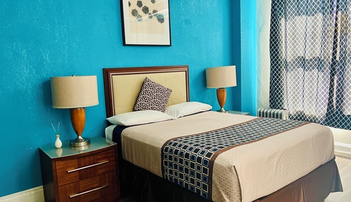 Standard Room, 1 Queen Bed, Private Bathroom
