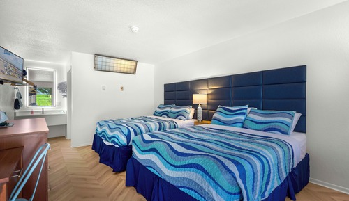 Deluxe Room, 2 Queen Beds, Non Smoking, Refrigerator & Microwave 