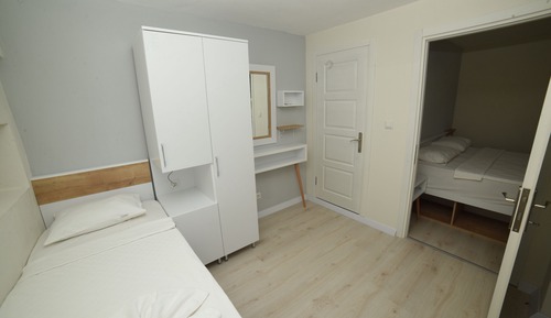 Economy Triple Room