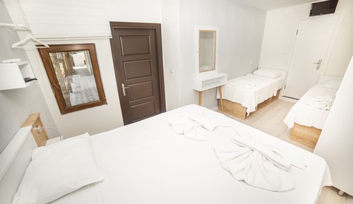 Economy Quadruple Room