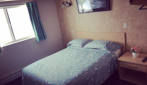 Standard Room, 1 Queen Bed
