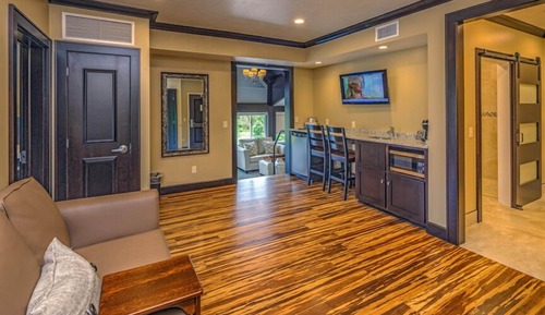 King Suite with Full and Twin (407)