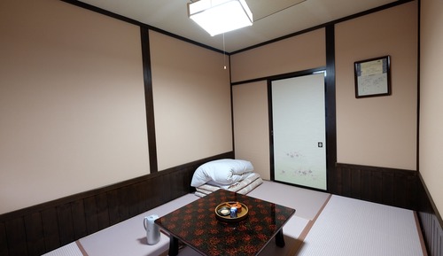 03, Japanese-Style Room (Kobushi)