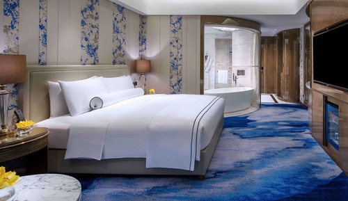 Luxury Room, 1 King Bed, Club Lounge Access