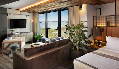 Studio Suite (Statue of Liberty)