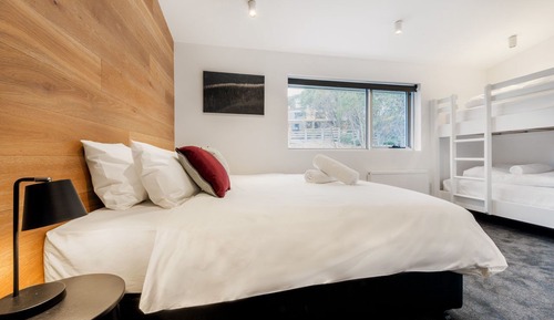 6 Share 2 Bedroom (2 King and 1 Bunk)  