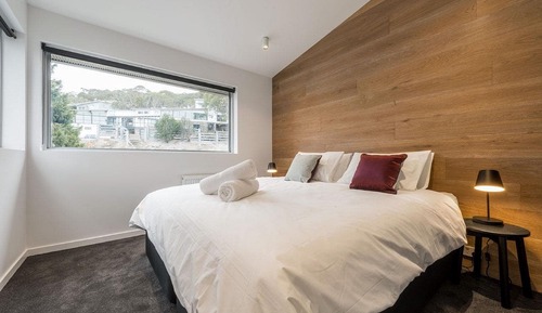 2 Bedroom 4 Share - King beds