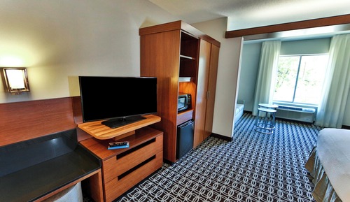 Executive Suite, 1 King Bed with Sofa bed (Hearing Accessible)