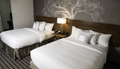 Executive Suite, Multiple Beds (Mobility/Hearing Accessible, Tub)