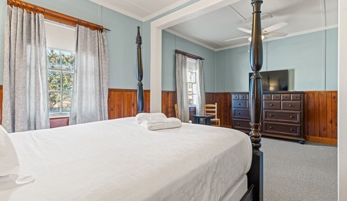 Deluxe Room, 1 Queen Bed
