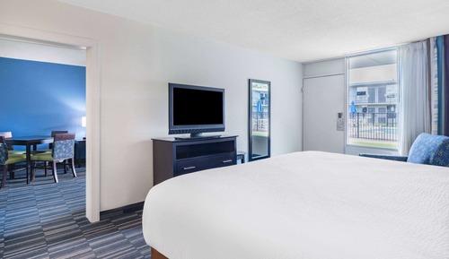 Suite, 1 King Bed, Non Smoking