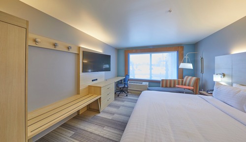 Standard Room, 1 King Bed, Accessible (Mobility, Roll-In Shower)