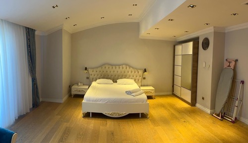 Standard Room, 1 King Bed