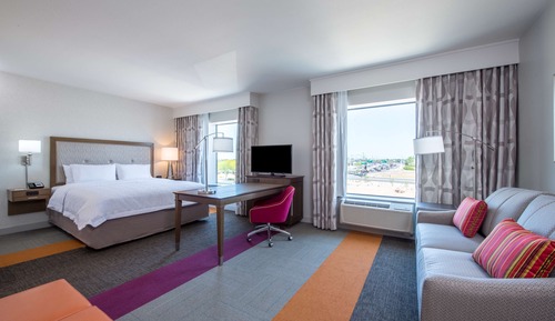 Studio, 1 King Bed, Non Smoking, Refrigerator & Microwave (Wet Bar)