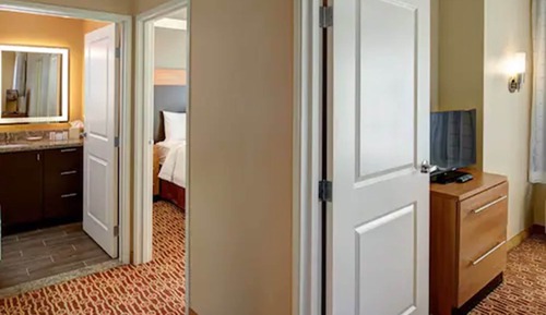 Suite, 2 Bedrooms, Non Smoking, City View (Mobility/Hearing Accessible, Tub)