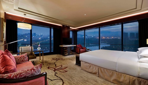 Business King Room with Garden View