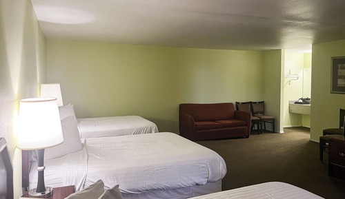 Deluxe Room, Multiple Beds, Non Smoking, Refrigerator & Microwave