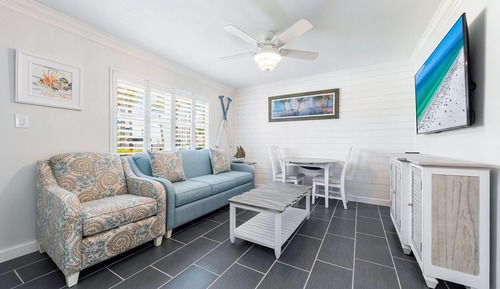 Condo, 1 King Bed with Sofa bed, Pool View (Gulf Holiday - Unit 10)