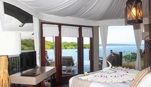 Cliff Tent Pool Villa