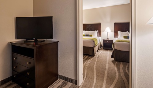 Suite, 2 Queen Beds, Accessible, Bathtub (with Single Sofabed)
