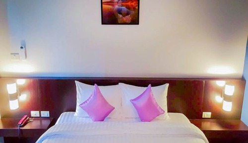 Deluxe King Room - Non Smoking
