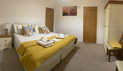 Double Room (Yellow Room)