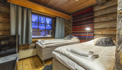 Economy Twin Room, 2 Twin Beds, Non Smoking, Shared Bathroom