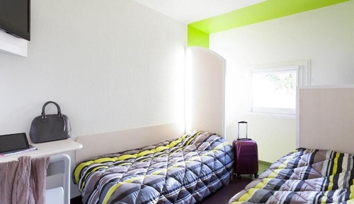 Twin Room, Shared Bathroom (Duo)