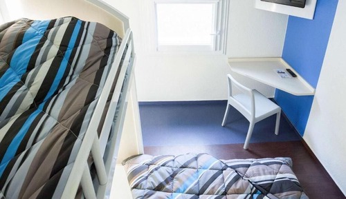 Triple Room, Shared Bathroom (Trio)