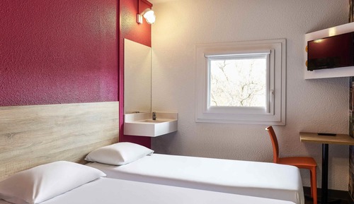 Twin room (Side Car)