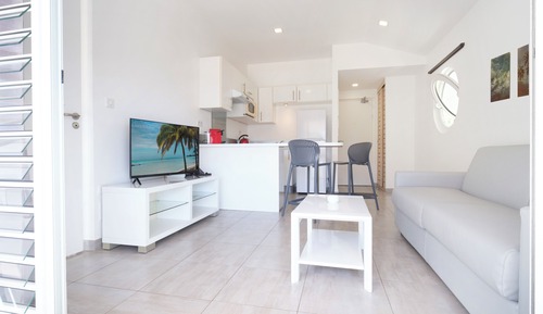 1st Floor Suite