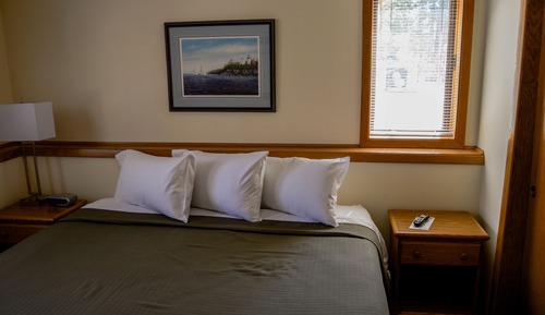 2 Bed King Private/Queen Private 1 Bath Outer (Navigator Outer)