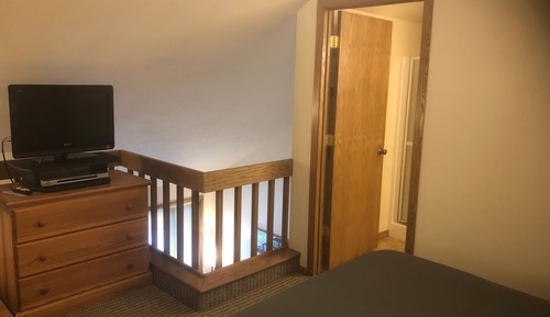 1 Bed King Loft 2 Bath (Flagship Loft 2 Bath)