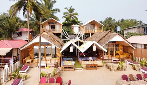 Sea View Hut (Upstairs)