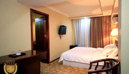 Family Room, 1 Bedroom