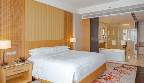 Executive Room, 1 King Bed, Smoking, Ocean View (Executive Level)