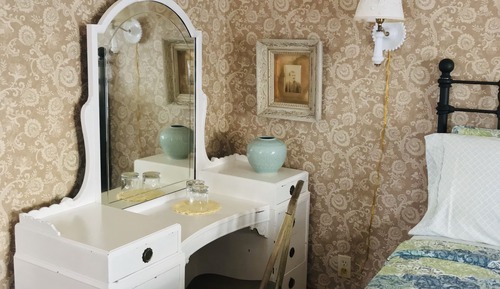 Sunflower Suite